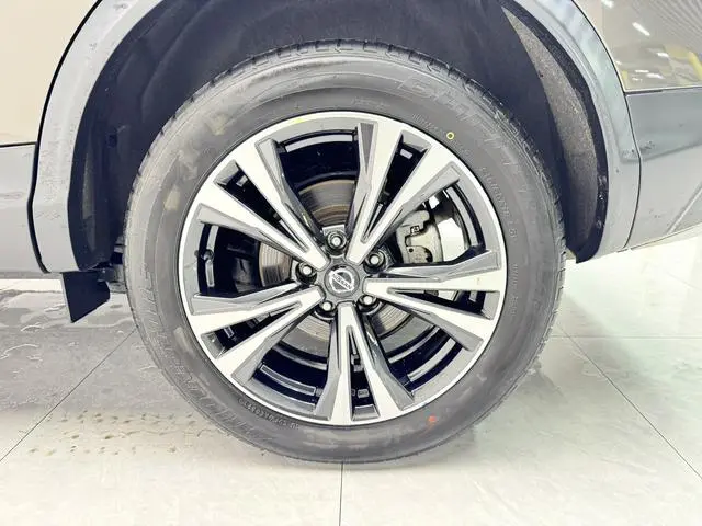 Nissan Qashqai 2.0 L XV Prem Deluxe Edition