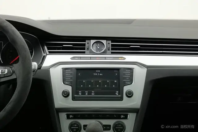 Volkswagen Wei Lan 380TSI two-wheel drive comfort version