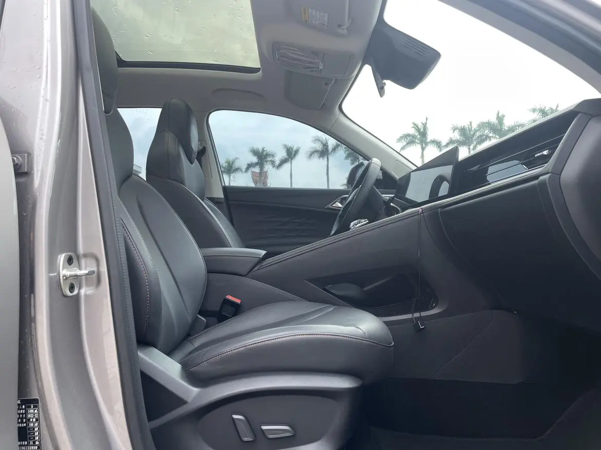 Roewe Roewe eRX5 Super Hybrid Premium Edition