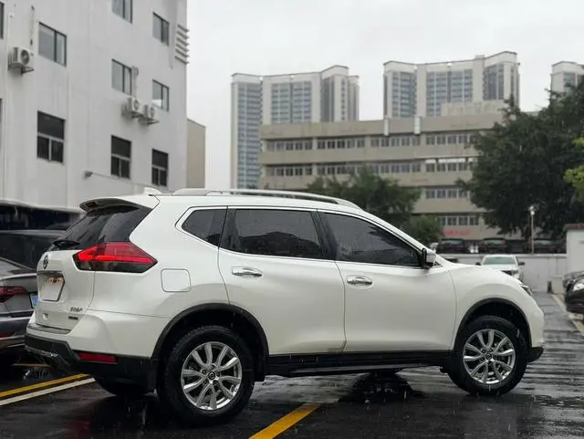 Nissan Qijun 2.0L CVT Zhilian Comfort Edition 2WD