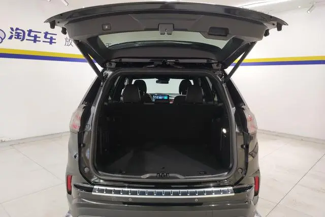 Ford Sharp World PLUS EcoBoost 245 two-wheel drive ST-Line 5 seats