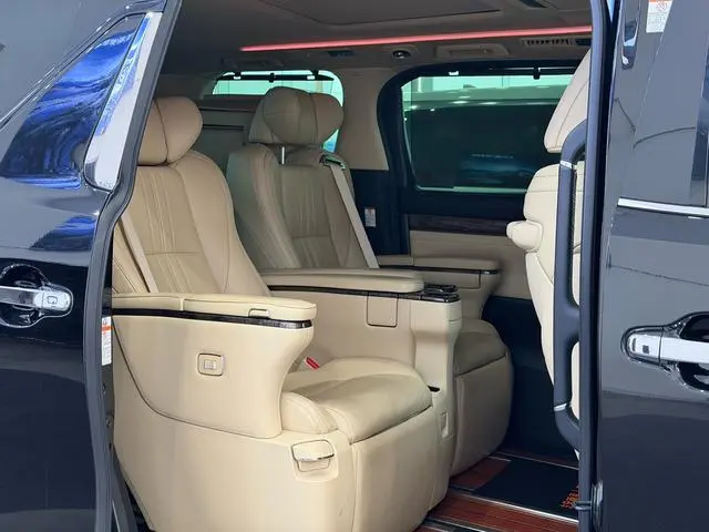 TOYOTA Wilfa Crown Dual Engine 2.5L HV Premium Edition