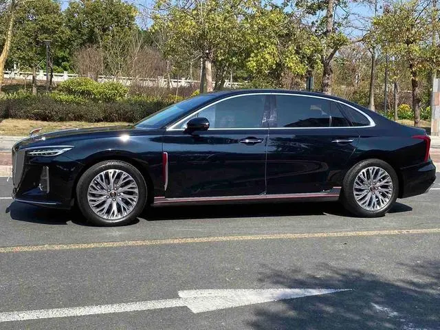 Hongqi Hongqi H5 1.5T HEV Zhilian Qichang Version