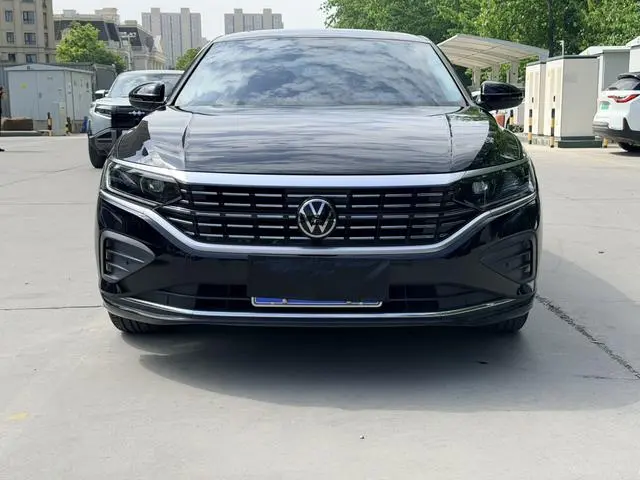 Volkswagen Passat 330TSI Elite Edition