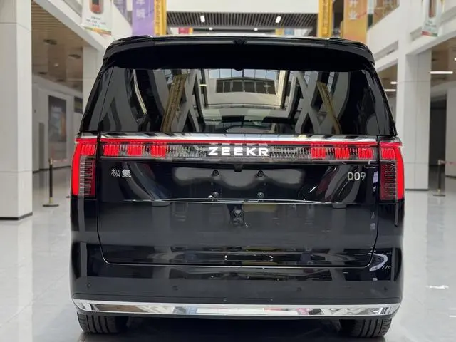 ZEEKR ZEEKR 009 Seven-seater aisle version four-wheel drive 108kWh