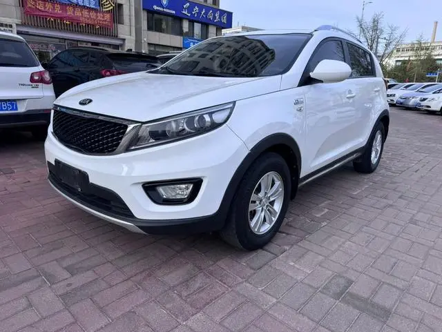 Kia Smart running 2.0L automatic two-wheel drive version GL