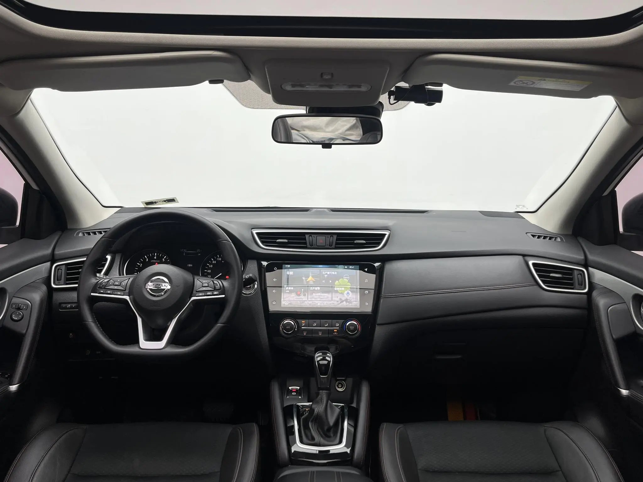 Nissan Qashqai 2.0L CVT Deluxe Edition