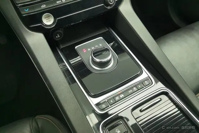 Jaguar Jaguar F-PACE 2.0T four-wheel drive Urban Exclusive Edition