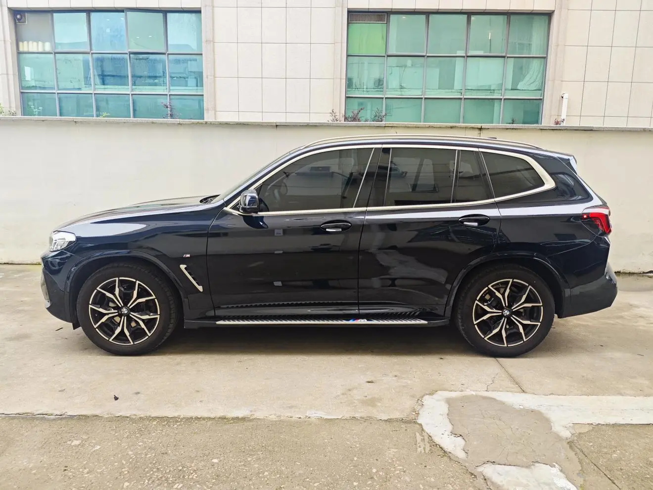 BMW BMW X3 xDrive25i M sports suit
