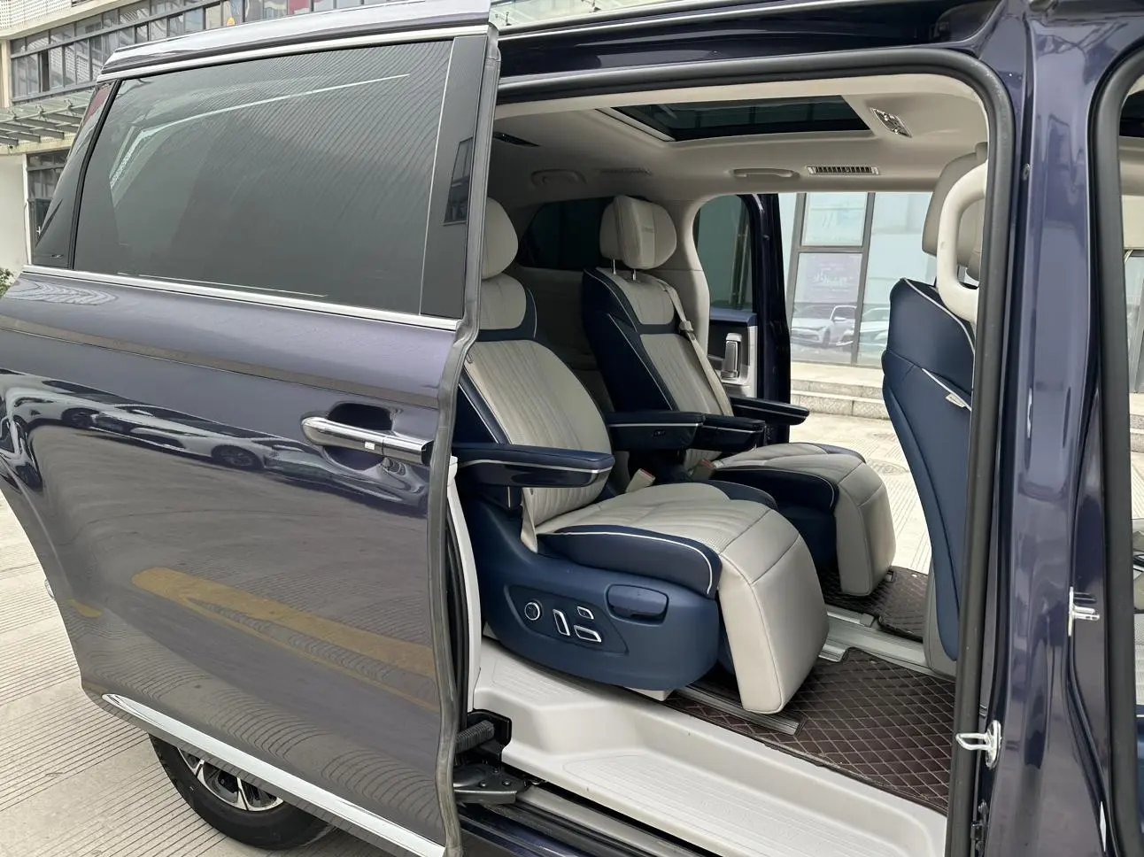 Roewe Roewe iMAX8 400TGI Extreme Edition