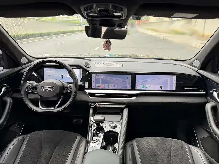 Geely Xingyue L 2.0TD high-power automatic two-wheel drive Skyrim version