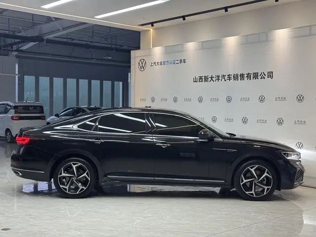 Volkswagen Passat Outstanding 380TSI Starry Sky Longyao Edition