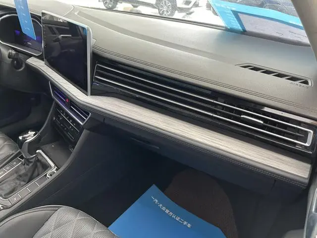 Volkswagen Sagitar 200TSI DSG Flying Edition