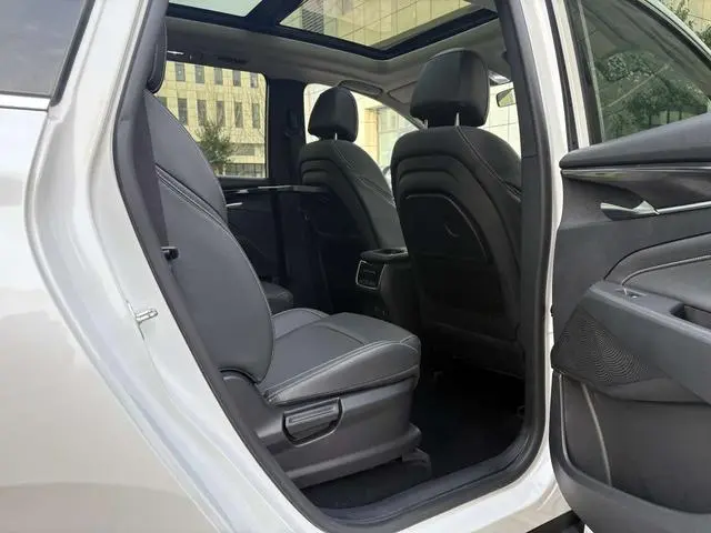 Maxus Chase G50 PLUS 1.5T automatic escort version