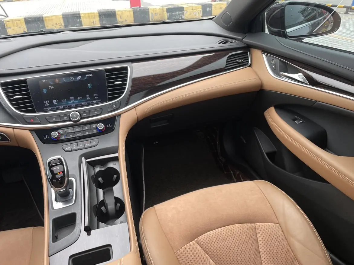 Buick Lacrosse 28T luxury