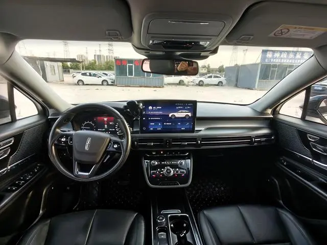 Lincoln Adventurer 2.0T two-wheel drive Zunyue Edition