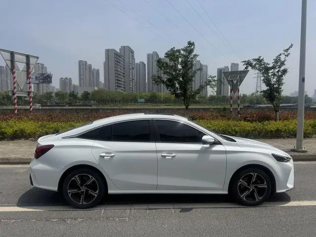 MG MG5 Scorpio 1.5T Deluxe Edition
