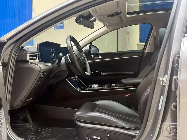 Kia Kia K5 New version of 380T GT-Line