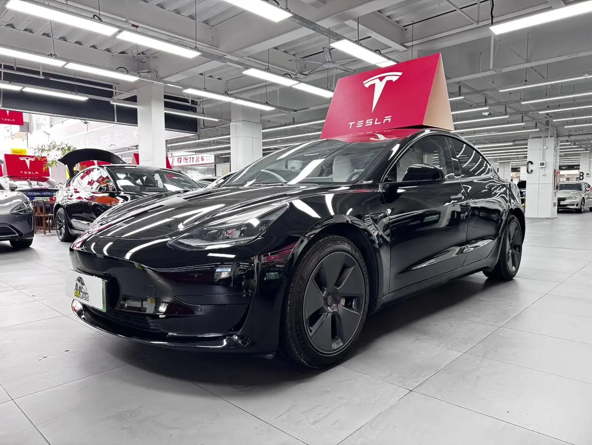 Tesla Model 3 Upgraded version of standard battery life rear drive