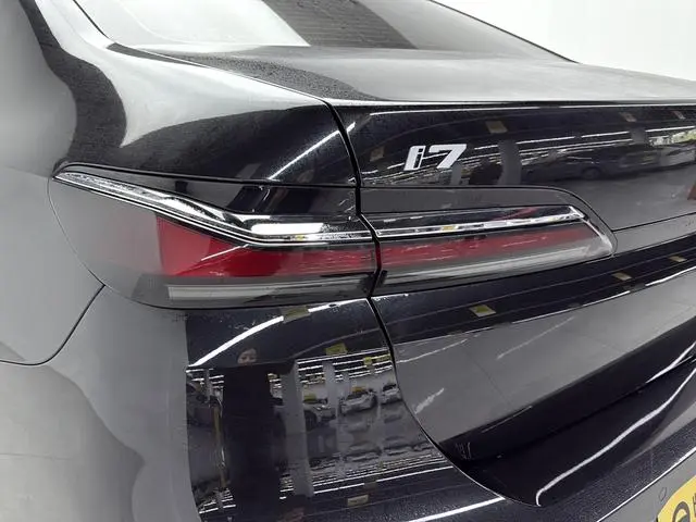 BMW BMW i7 eDrive50L Exclusive M Sports Suit