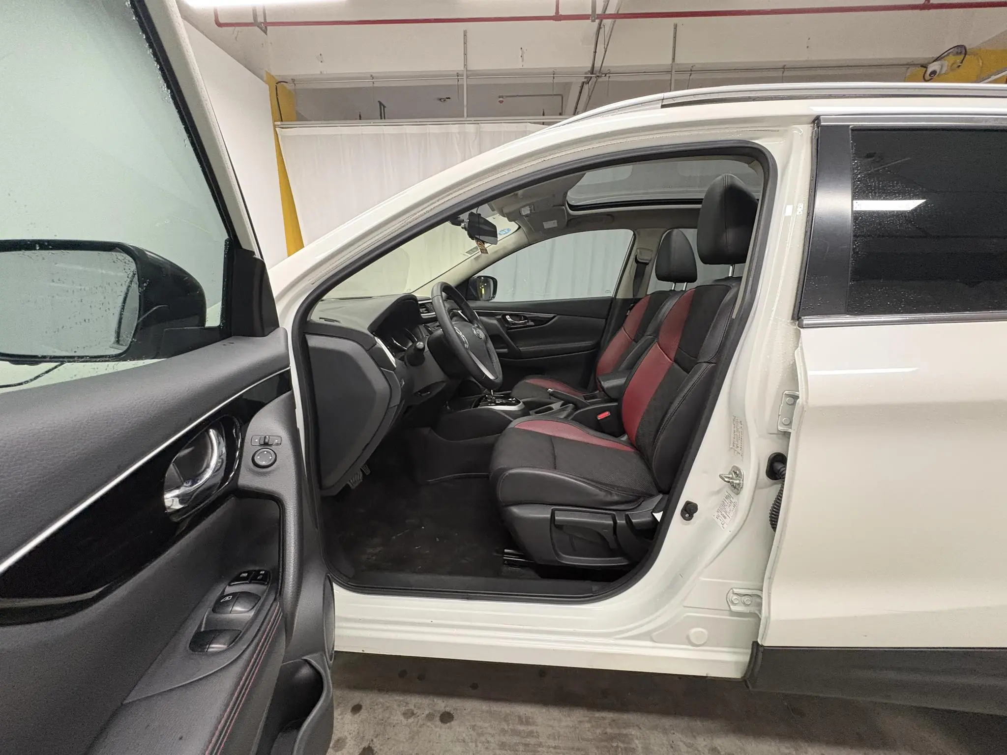 Nissan Qashqai 2.0L CVT Deluxe Edition