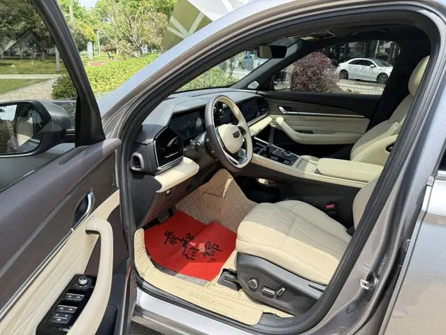 Geely Xingyue L 2.0TD high-power automatic two-wheel drive Dongfang Yao Lanxing version
