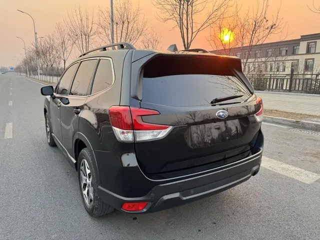 Subaru FORESTER Forester 2.0i AWD Deluxe Edition EyeSight