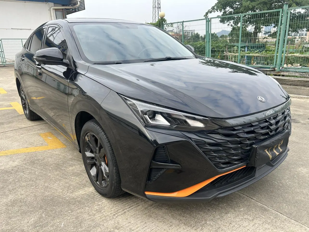 Dongfeng Fengshen Yi Hyun Mach Version 1.5L Automatic Glory Version