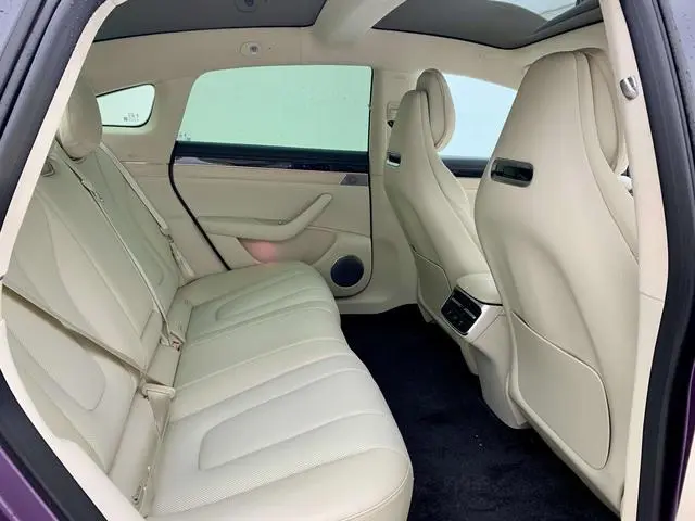 LUXEED Wisdom World S7 Ultra four-wheel drive sports edition