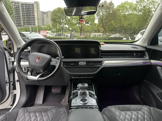 Hongqi Hongqi HS5 2.0T Zhilian Qixiang four-wheel drive version