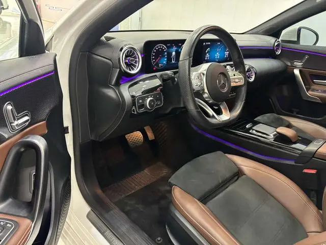 Mercedes-Benz Mercedes-Benz A-class A 200 L sports sedan fashion Version
