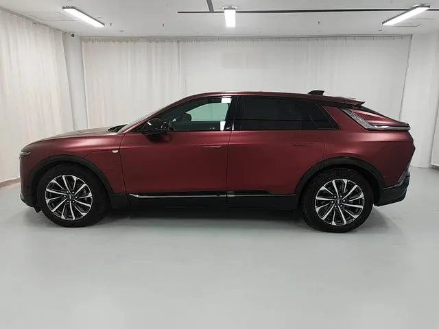 Cadillac IQ Ruige Four-wheel drive high-performance premium edition