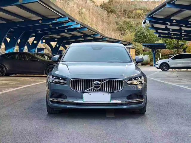 Volvo Volvo S90 PHEV T8 E-drive Hybrid Zhiyi Deluxe Edition