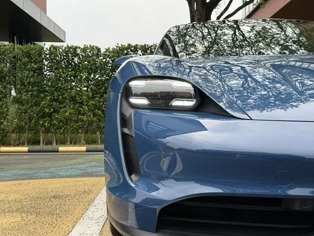 Porsche Taycan Taycan