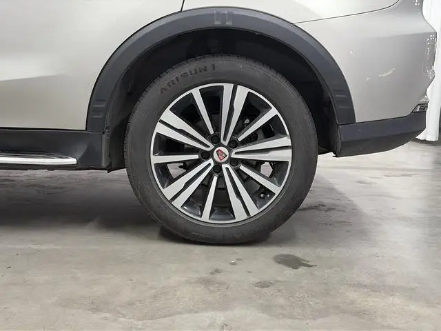 Roewe Roewe eRX5 50T Hybrid Interconnection Premium Ultimate Edition