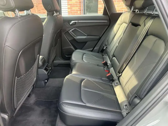 Audi Audi Q3 35 TFSI fashion and elegant