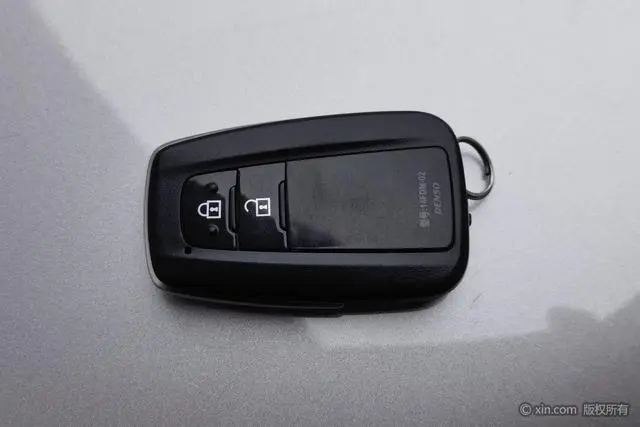 TOYOTA IZOA 2.0L Yixiang Edition