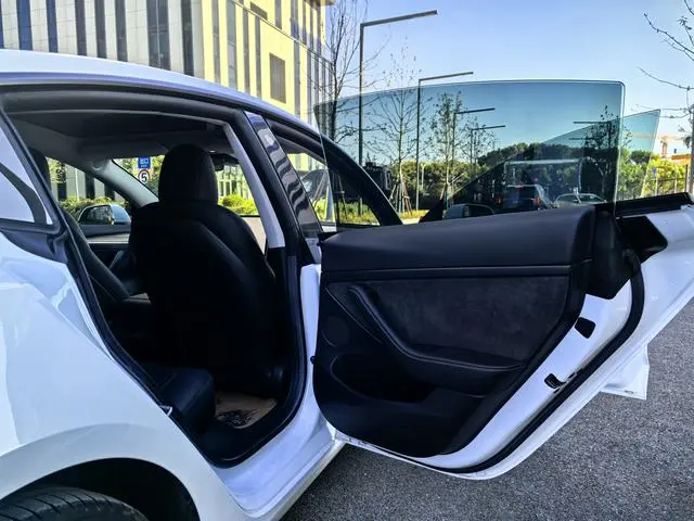 Tesla Model 3 Upgraded version of standard battery life rear drive
