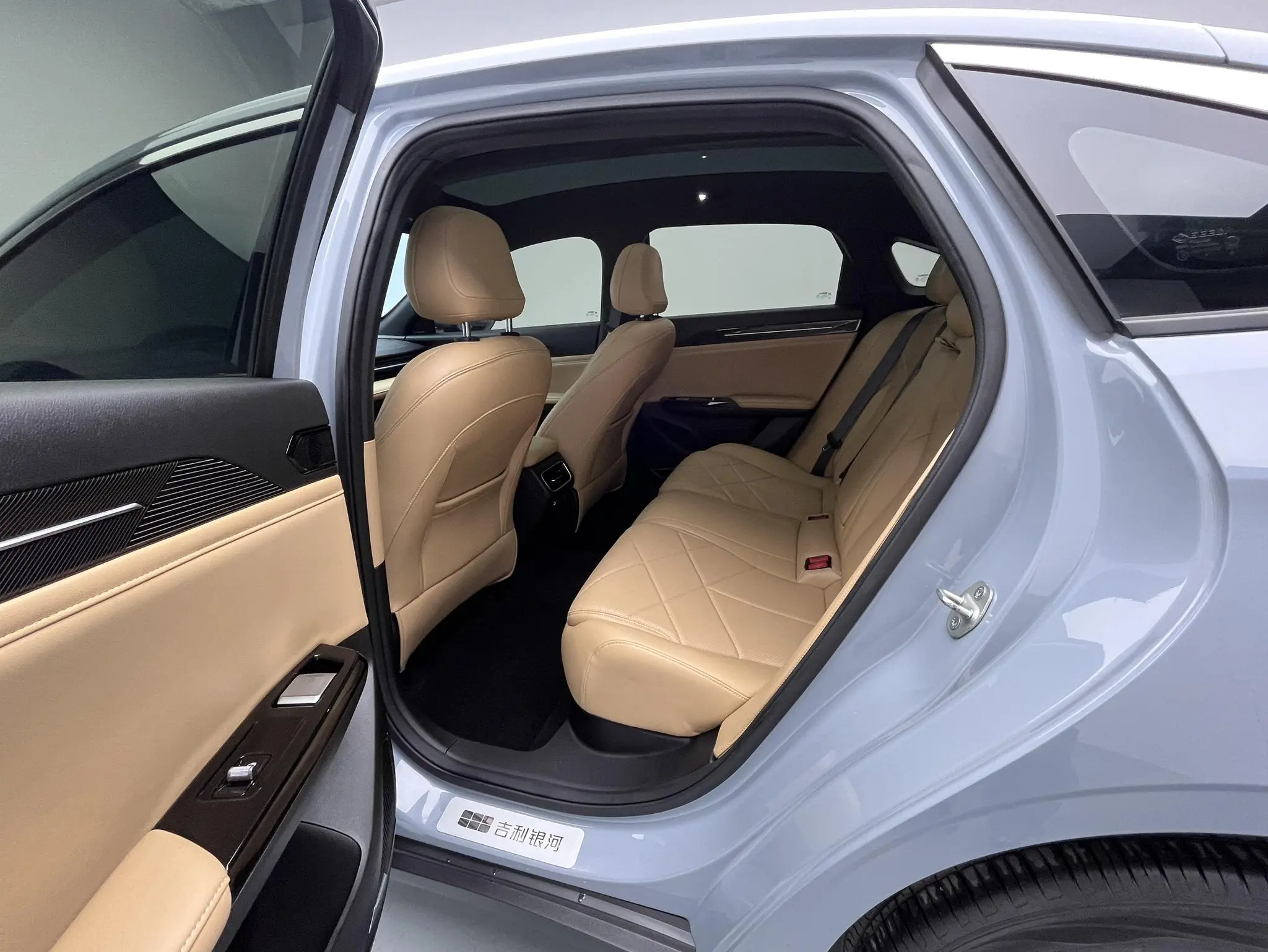 Geely Galaxy Galaxy L6 1.5T DHT 125km MAX
