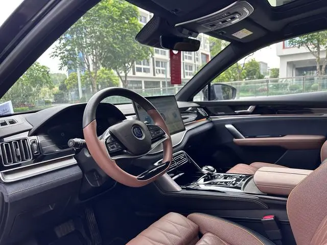 BYD Tang DM DM 2.0T four-wheel drive high-performance version of the Genesis flagship
