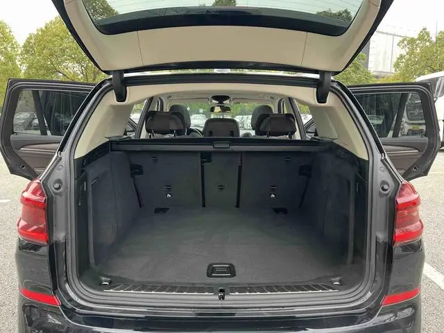 BMW BMW X3 xDrive28i M sports suit