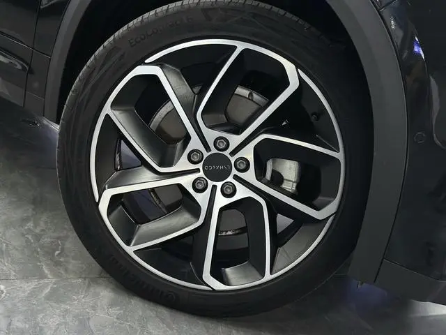 LYNK & CO Lynk 05 2.0TD two-wheel drive Halo