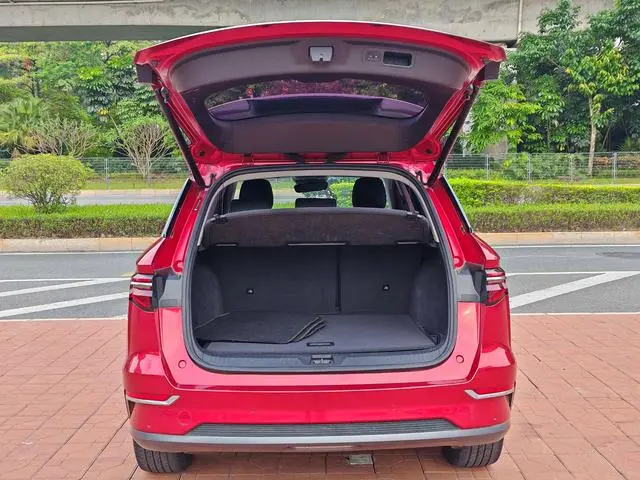 BYD Song Pro DM DM 1.5T four-wheel drive performance version flagship model