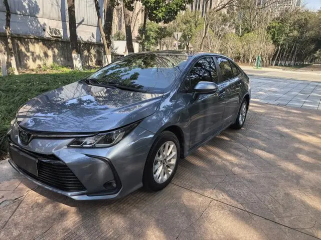 TOYOTA Corolla Dual engine 1.8L E-CVT Elite Edition