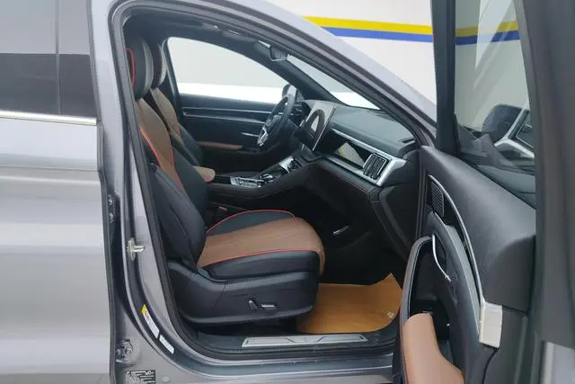 BYD Song PLUS DM DM-i 100KM four-wheel drive flagship PLUS