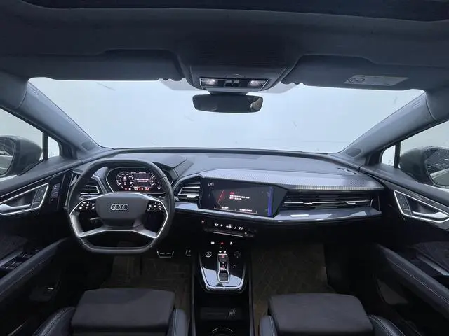 Audi Audi Q4 e-tron 50 e-tron quattro Creative Edition