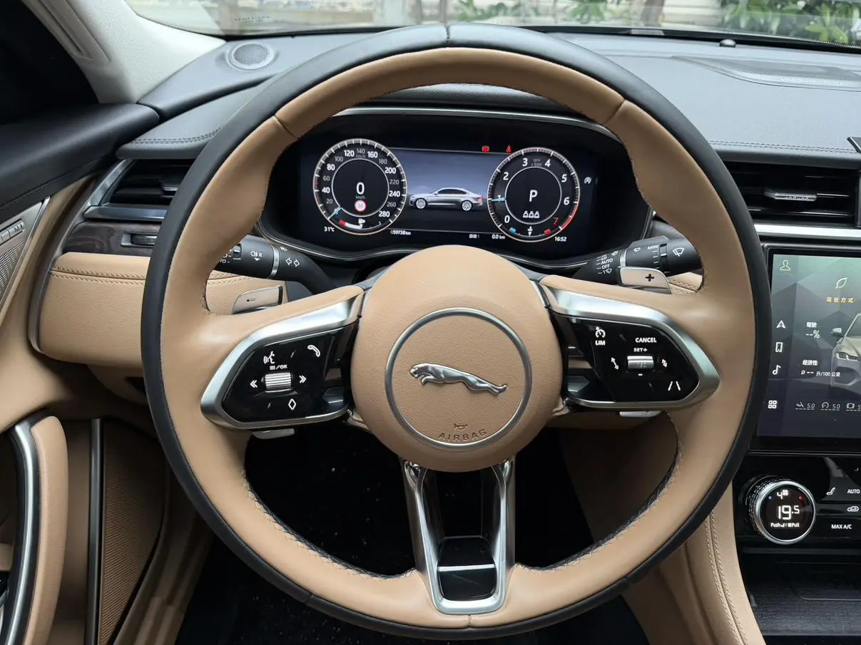 Jaguar Jaguar XFL 2.0T P250 two-wheel drive exclusive luxury gilt version