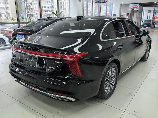 Hongqi Hongqi H5 1.5T DCT Zhilian Flag Rhyme Version