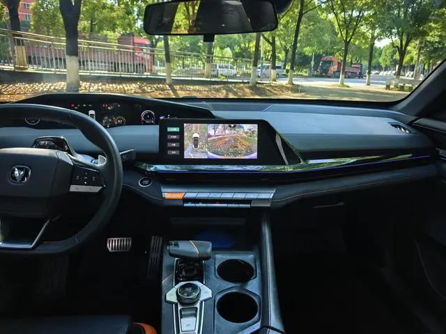 Changan Changan UNI-V 2.0T Collar Speed Version