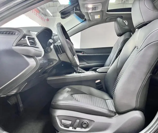 TOYOTA Camry 2.5S Knight Edition